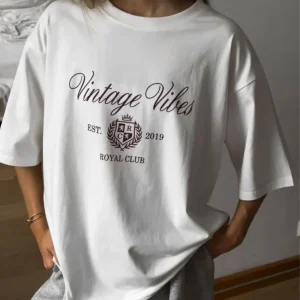 Camiseta Oversized Vintage Vibes - Moda Básica l CAROL ESPAÇO FASHION